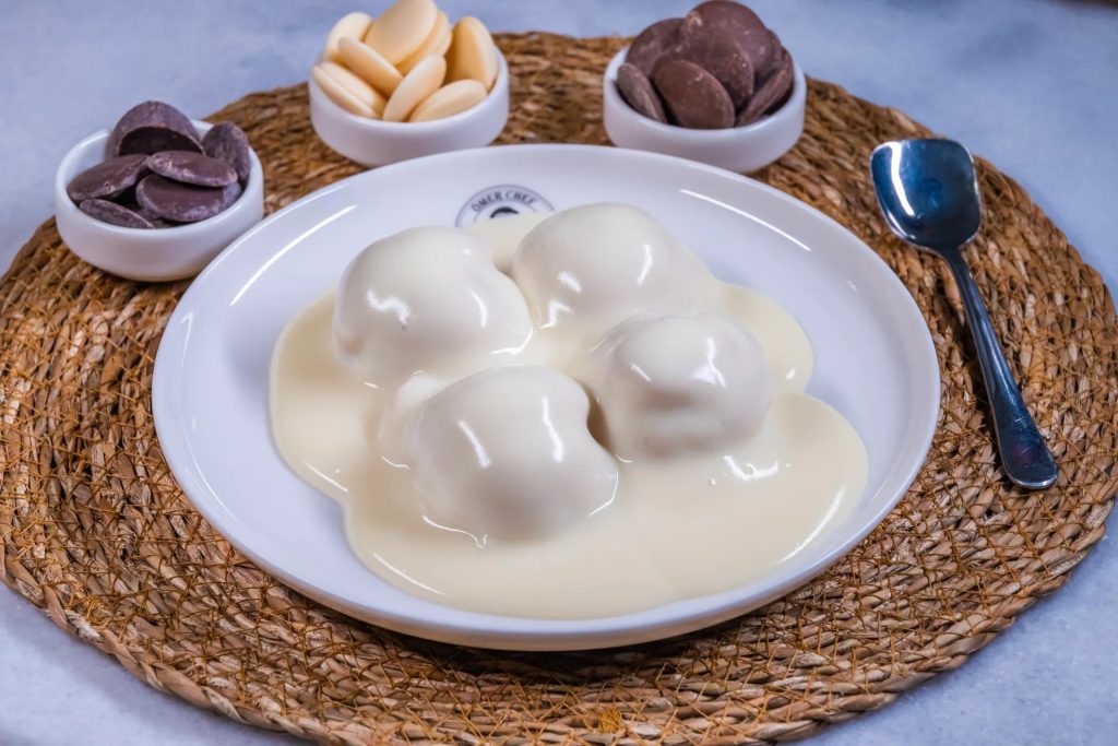 Beyaz Çikolatalı Profiterol 20 Adet 1 Kg